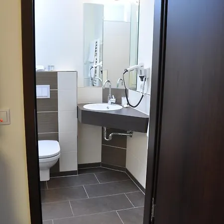 Drei Linden Otel 3*